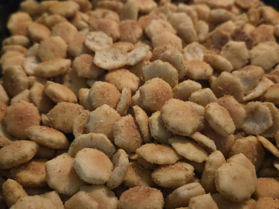 Spicy Ranch Oyster Crackers